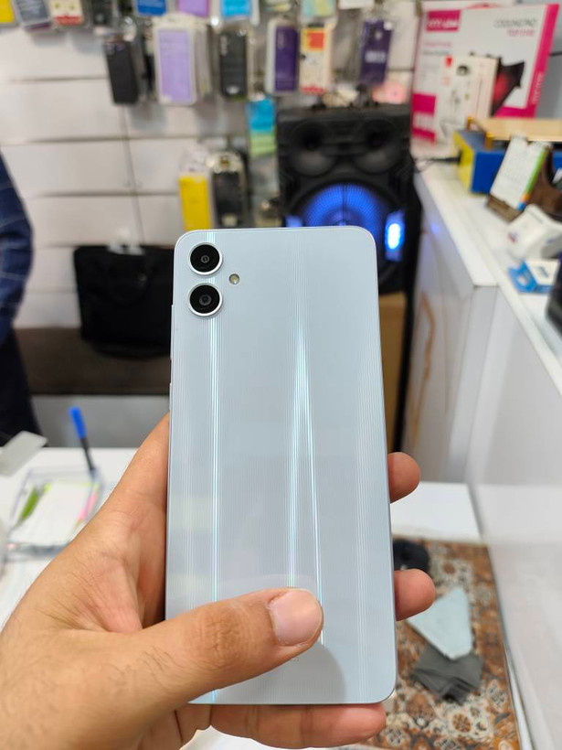 گوشی موبایل سامسونگ مدل Galaxy A05 دو سیم کارت ظرفیت 64 گیگابایت و رم 4 گیگابایت=کارکرده