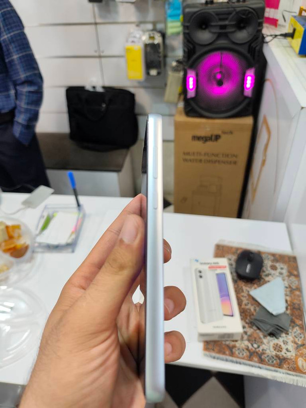 گوشی موبایل سامسونگ مدل Galaxy A05 دو سیم کارت ظرفیت 64 گیگابایت و رم 4 گیگابایت=کارکرده